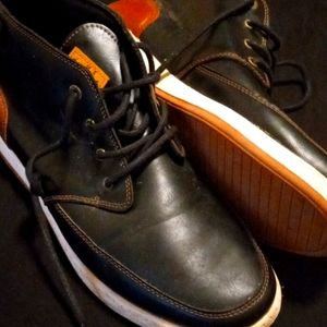 Levi size 12 black and tan
